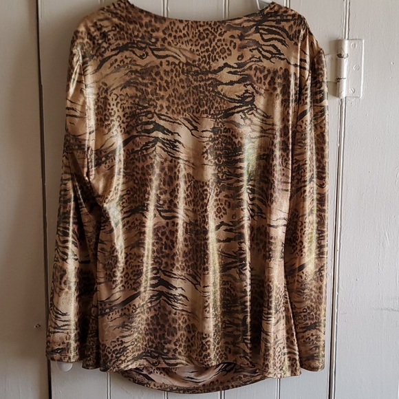Frank Lyman Metallic Print Top - Picture 4 of 4